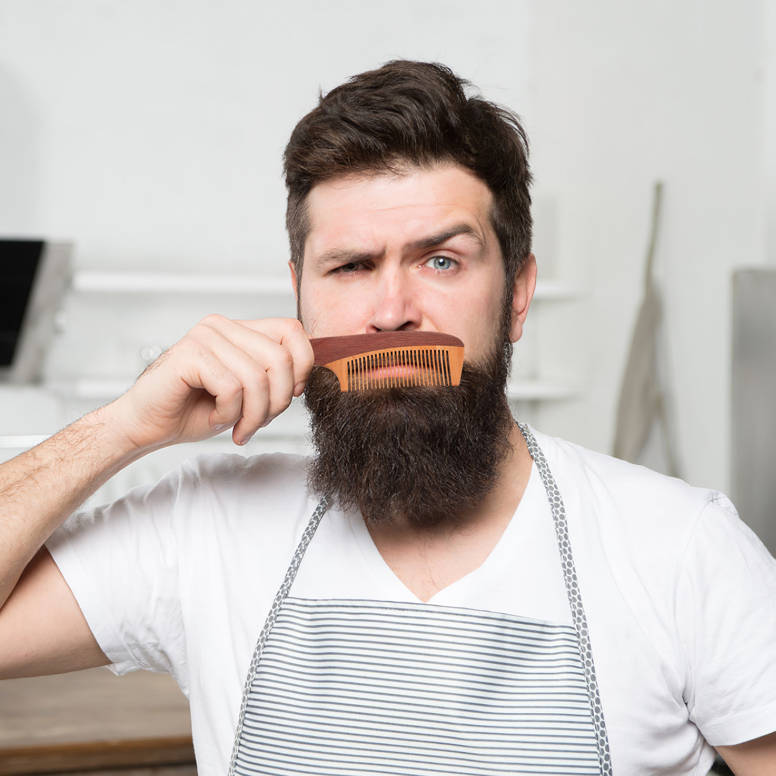 Beard Comb for Men Wooden Must - огляд і ціна Beard Oil